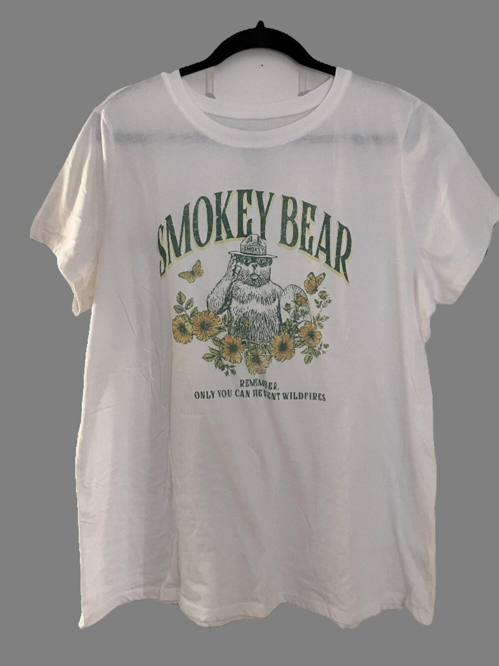 Torrid Size 2 (18-20) Smokey Bear White Short Sleeve Crew Neck T-Shirt w Graphic